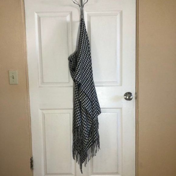 Black White Herringbone Knit Warm Shawl Wrap Y - Picture 9 of 13